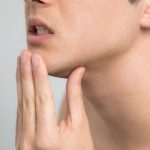 顎がコキコキ音がする顎関節症。これって噛み合わせの治療をした法がいいの？